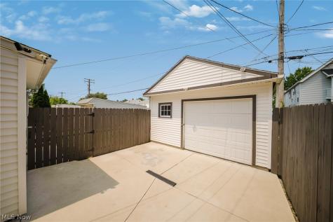 7002 Luelda Avenue Parma OH 44129
