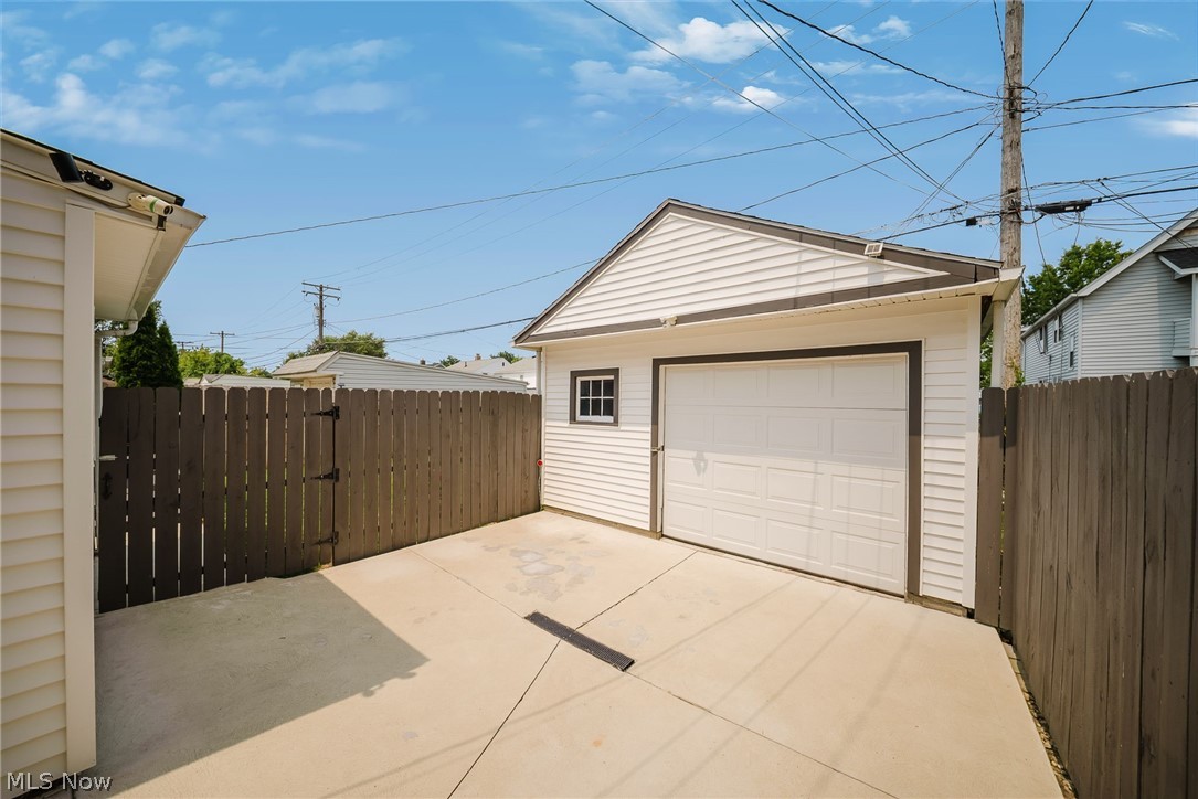 7002 Luelda Avenue Parma OH 44129