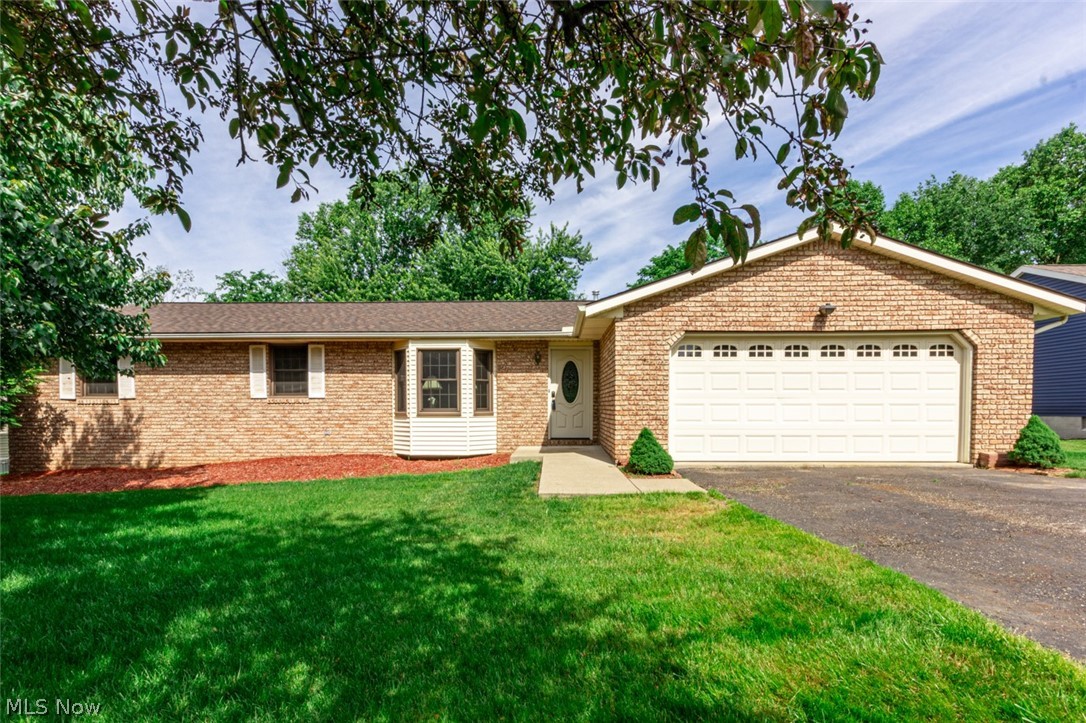 2411 Otterbin Street Louisville OH 44641