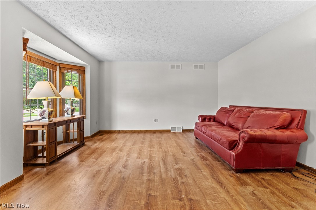 2411 Otterbin Street Louisville OH 44641