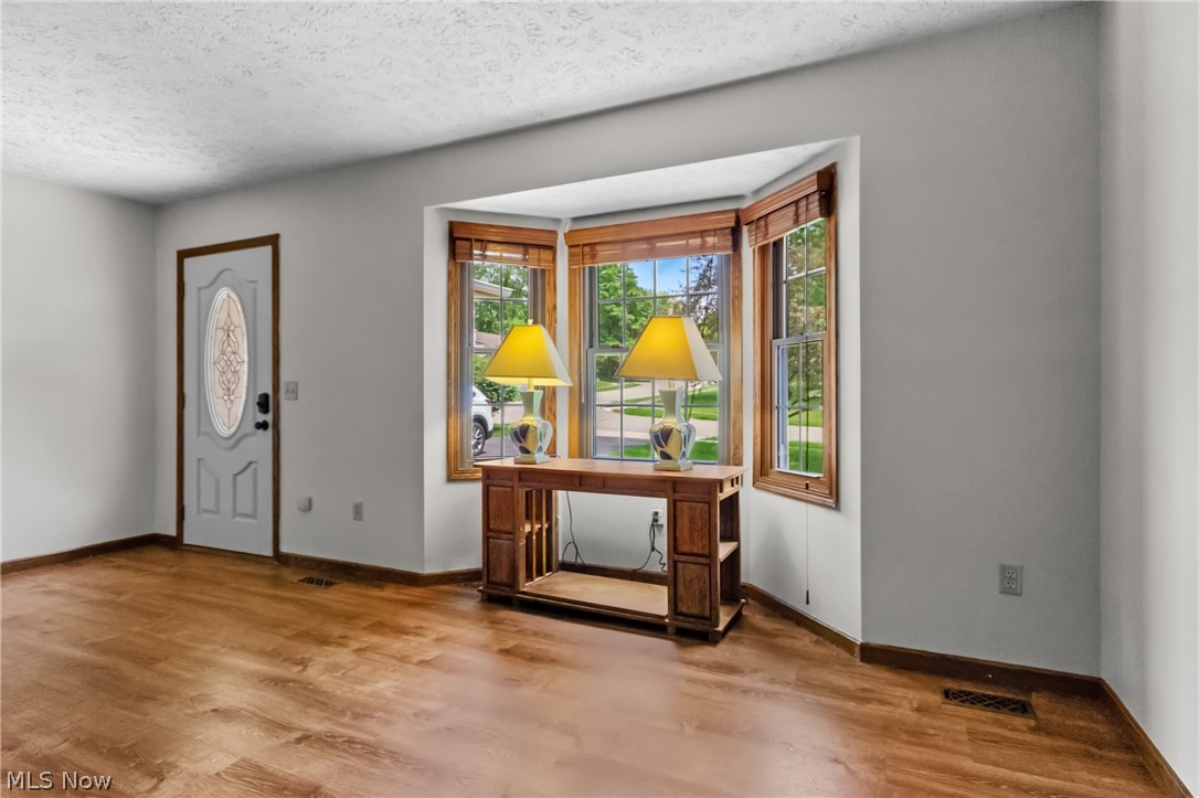 2411 Otterbin Street Louisville OH 44641