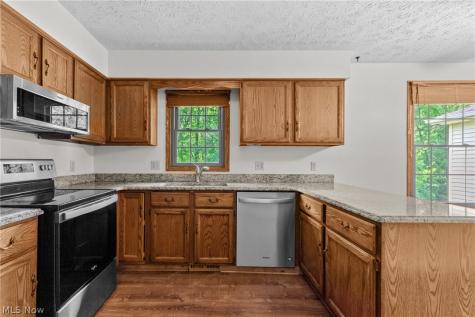 2411 Otterbin Street Louisville OH 44641