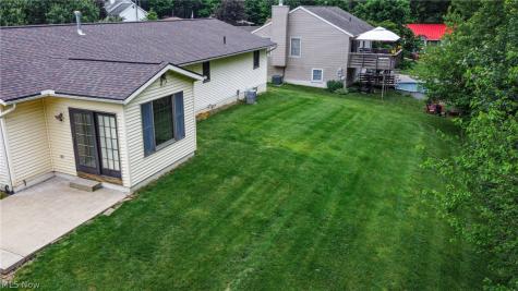 2411 Otterbin Street Louisville OH 44641