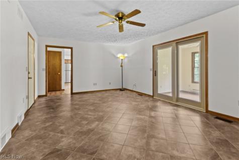 2411 Otterbin Street Louisville OH 44641