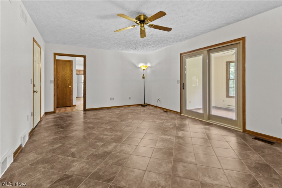 2411 Otterbin Street Louisville OH 44641