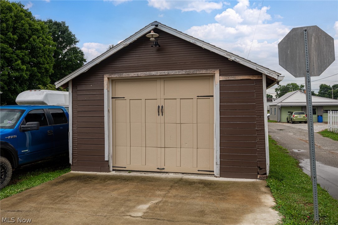 1203 Cemetery Drive Coshocton OH 43812