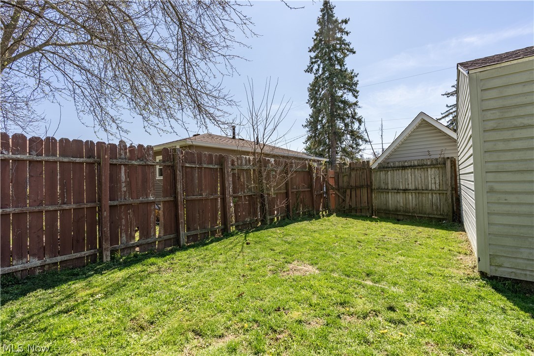 559 Essex Street Akron OH 44306