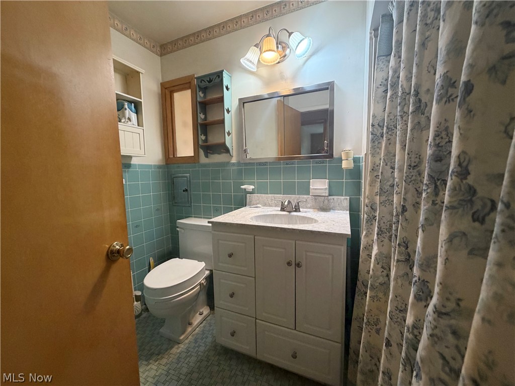7170 Oakwood Road Parma OH 44130