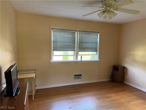 7170 Oakwood Road Parma OH 44130
