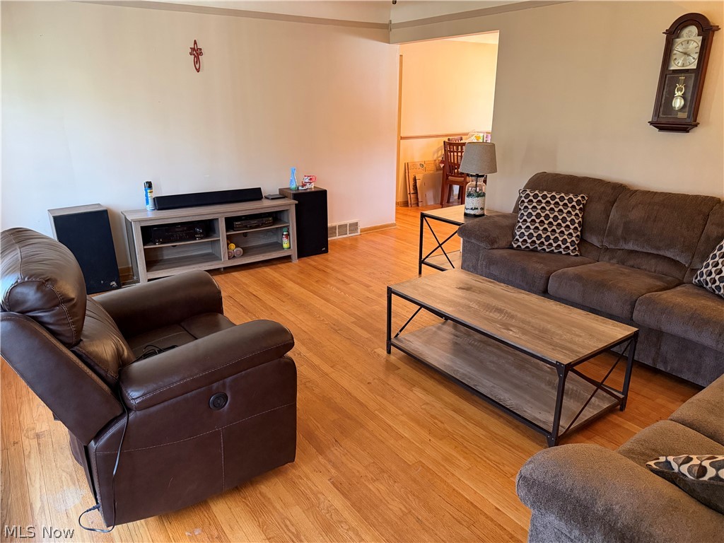 7170 Oakwood Road Parma OH 44130