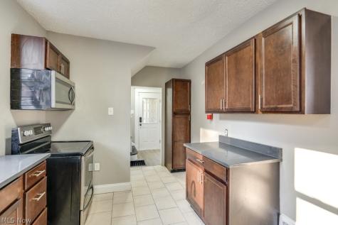 561 Melrose Street Akron OH 44305