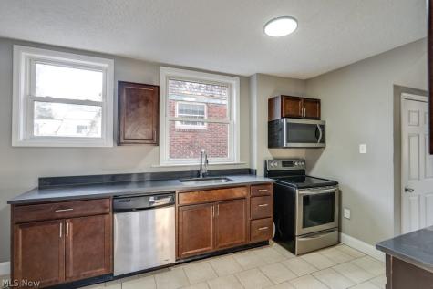 561 Melrose Street Akron OH 44305