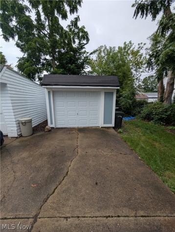 807 Woodland Avenue Elyria OH 44035