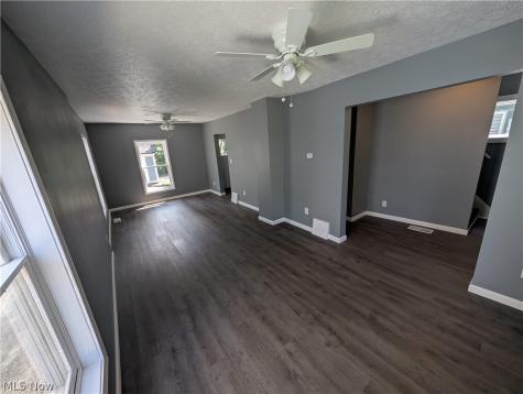 807 Woodland Avenue Elyria OH 44035