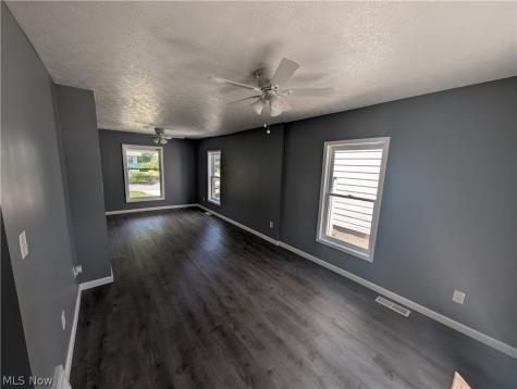 807 Woodland Avenue Elyria OH 44035
