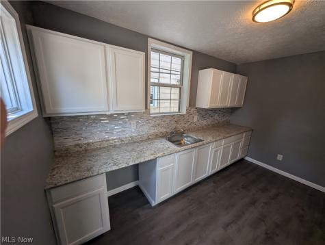 807 Woodland Avenue Elyria OH 44035