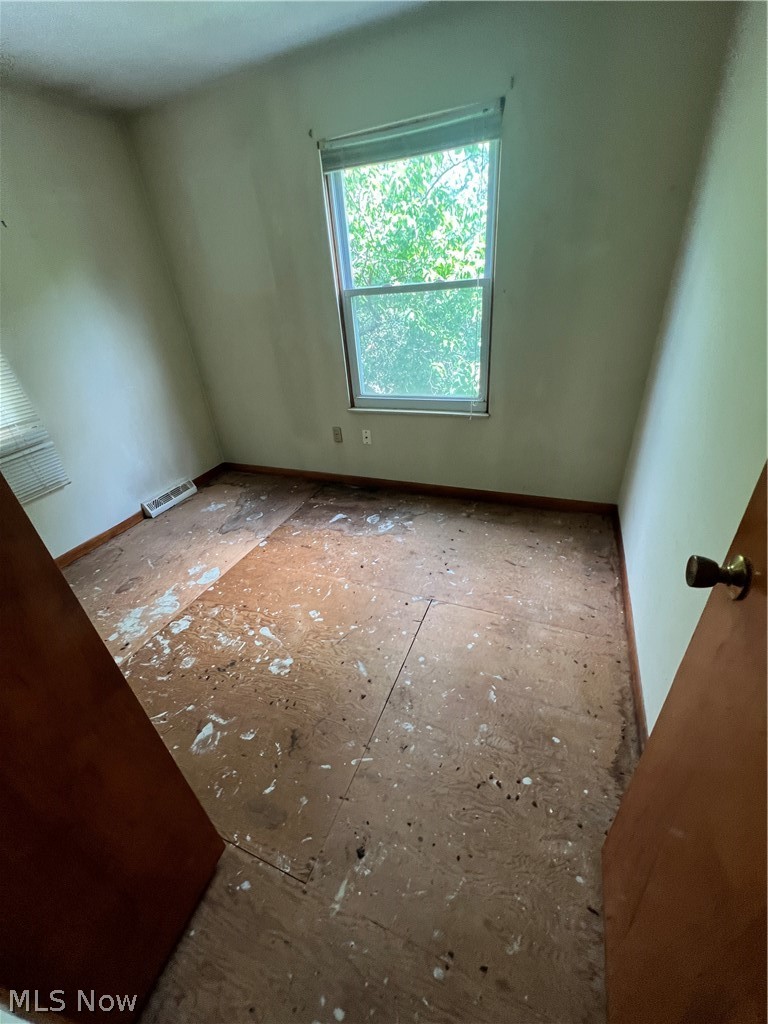 203 W Parkway Drive Madison OH 44057