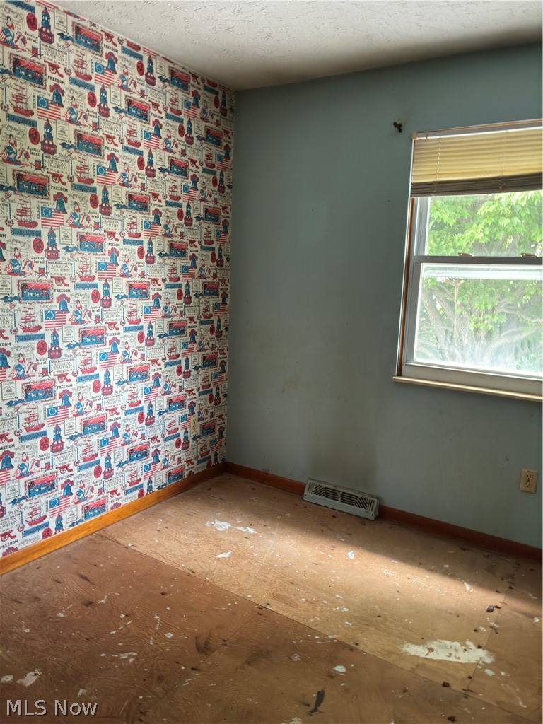 203 W Parkway Drive Madison OH 44057
