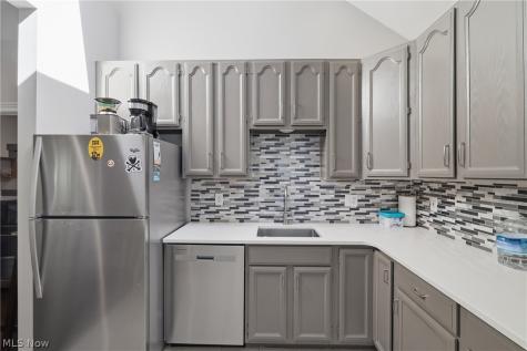 1726 W 31st Place Cleveland OH 44113