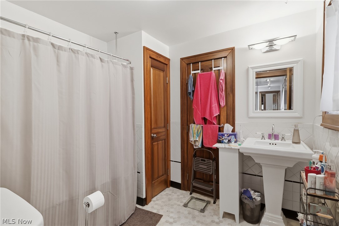 1726 W 31st Place Cleveland OH 44113