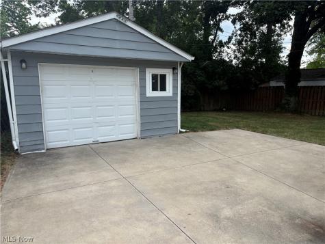 448 Chestnut Drive Berea OH 44017