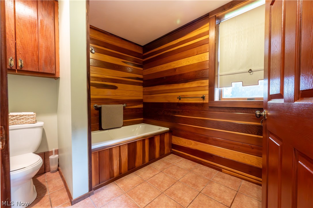 11218 Diehl Lake Drive Berlin Center OH 44401