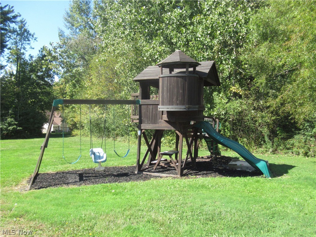 11218 Diehl Lake Drive Berlin Center OH 44401