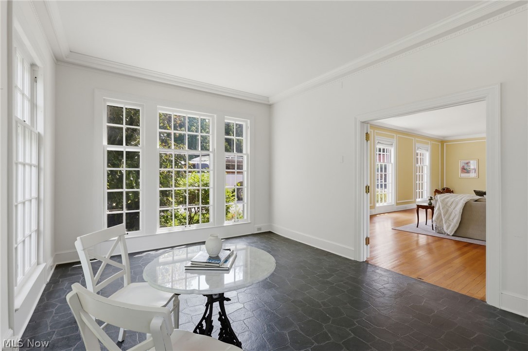 9913 Lake Shore Boulevard Bratenahl OH 44108