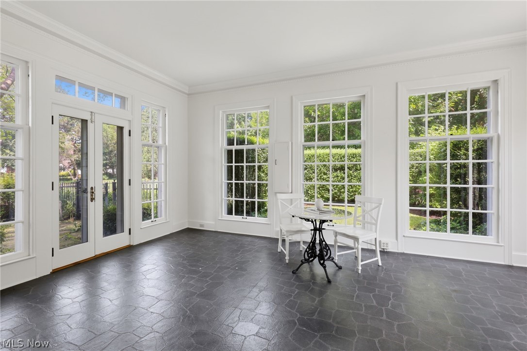 9913 Lake Shore Boulevard Bratenahl OH 44108