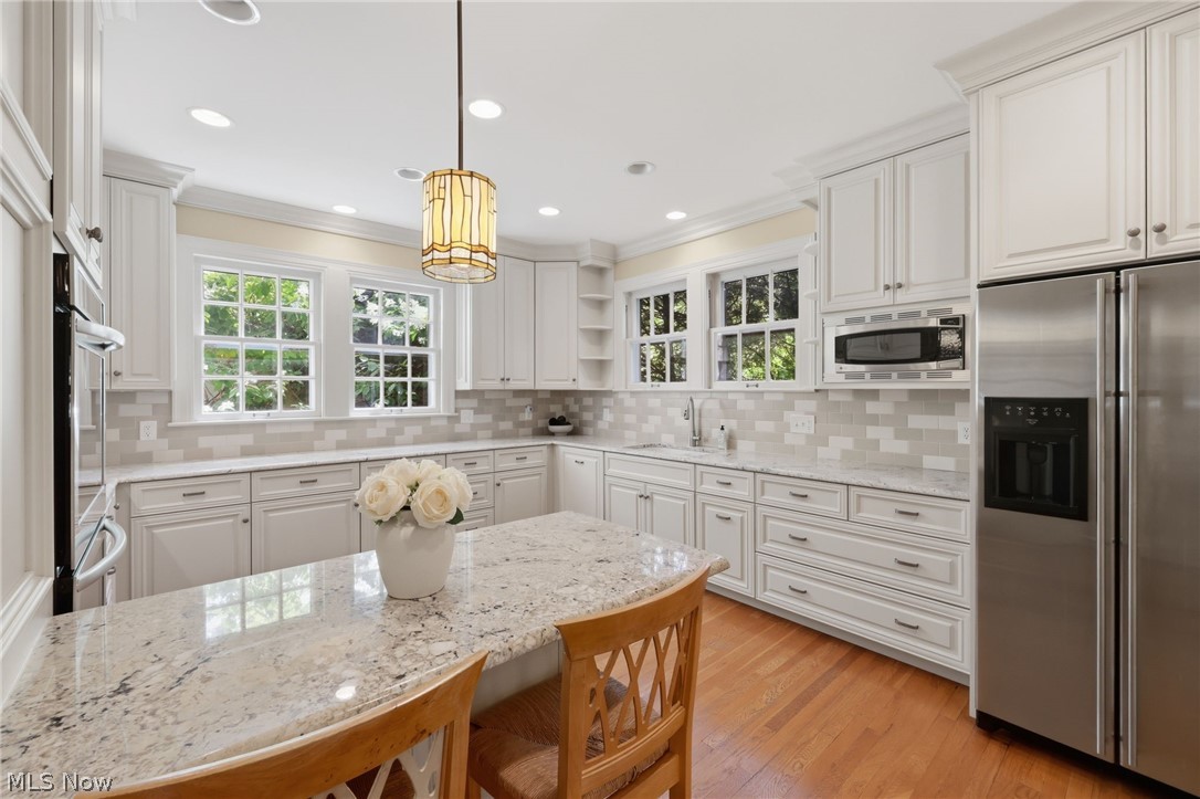 9913 Lake Shore Boulevard Bratenahl OH 44108