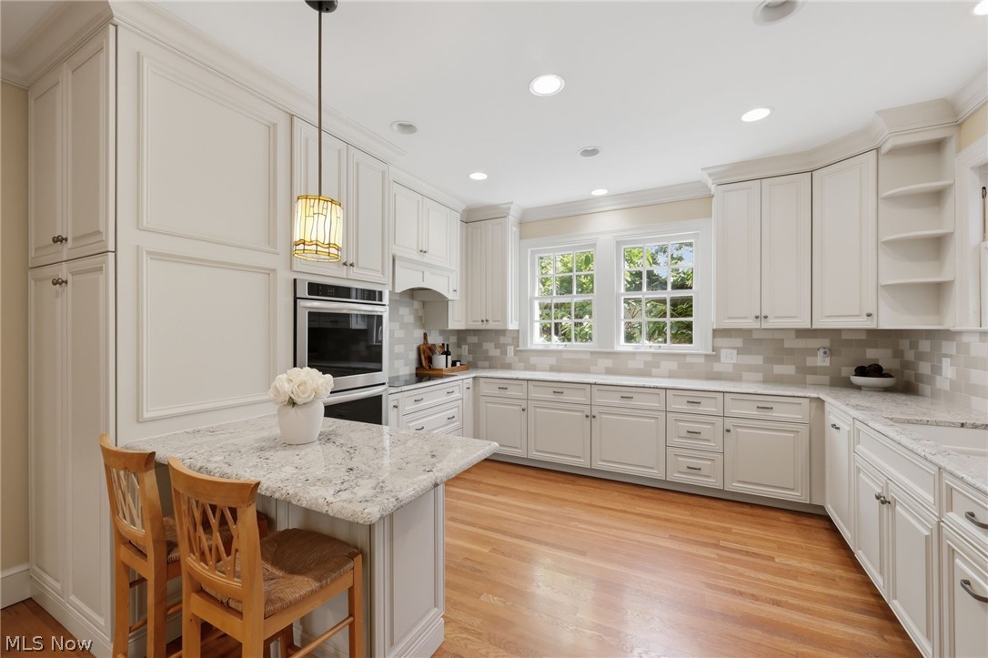 9913 Lake Shore Boulevard Bratenahl OH 44108