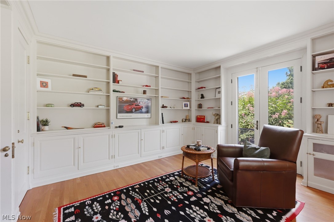 9913 Lake Shore Boulevard Bratenahl OH 44108