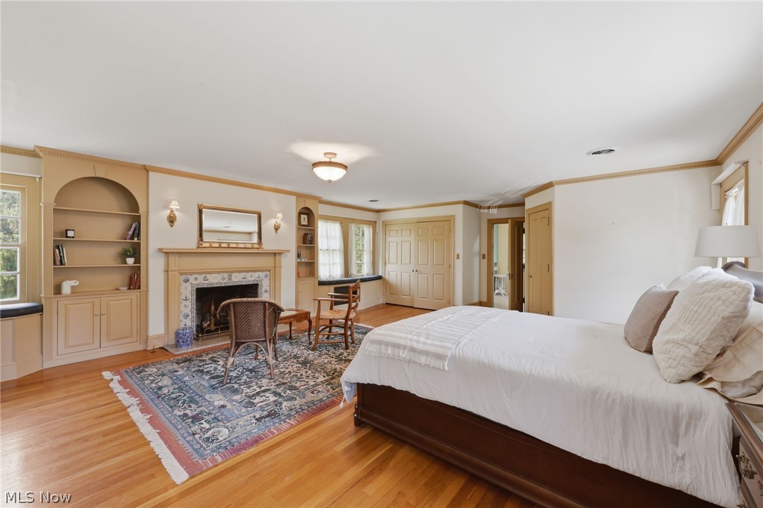 9913 Lake Shore Boulevard Bratenahl OH 44108