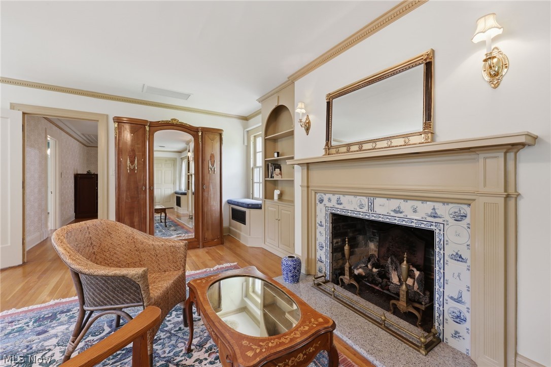 9913 Lake Shore Boulevard Bratenahl OH 44108