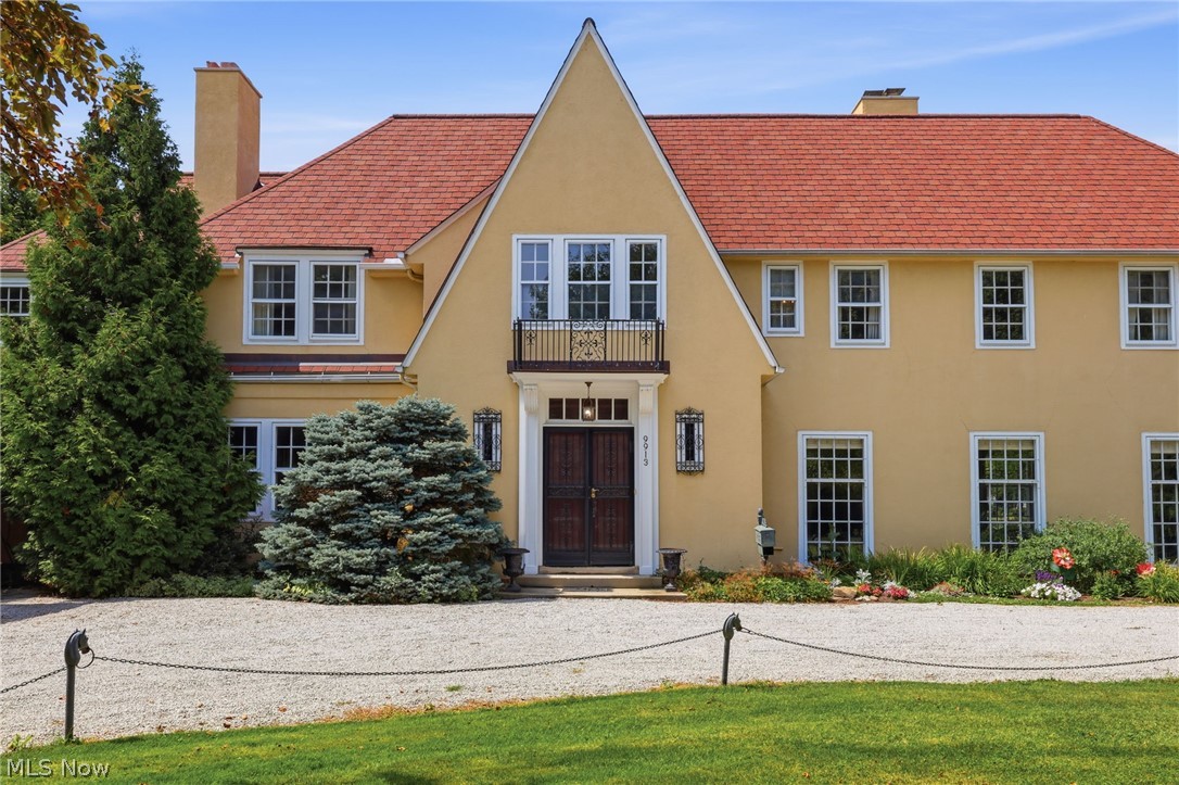 9913 Lake Shore Boulevard Bratenahl OH 44108