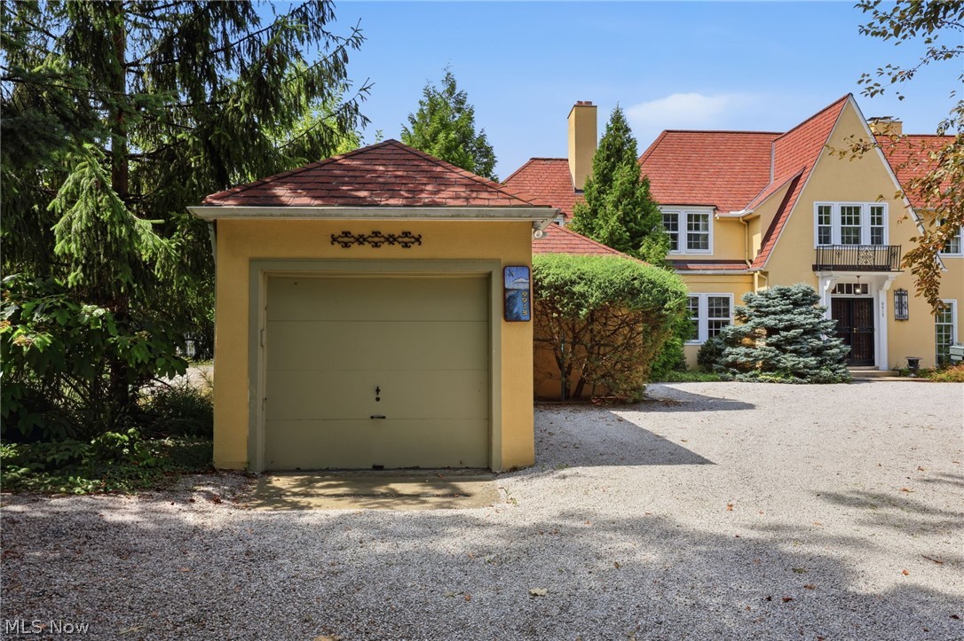9913 Lake Shore Boulevard Bratenahl OH 44108