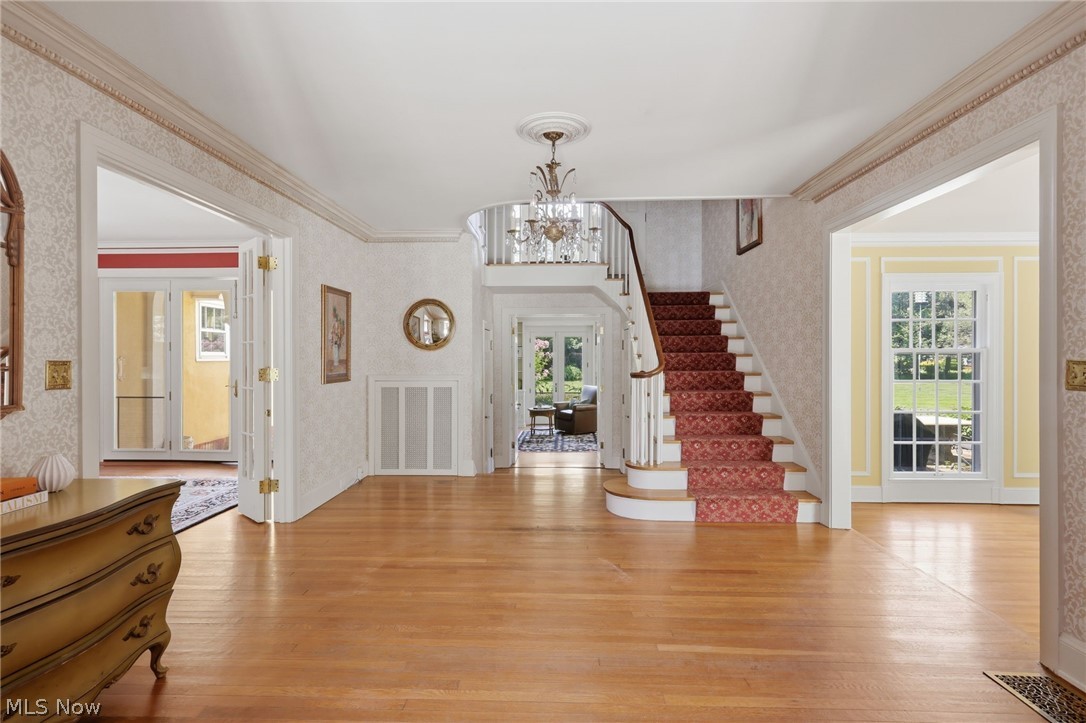9913 Lake Shore Boulevard Bratenahl OH 44108