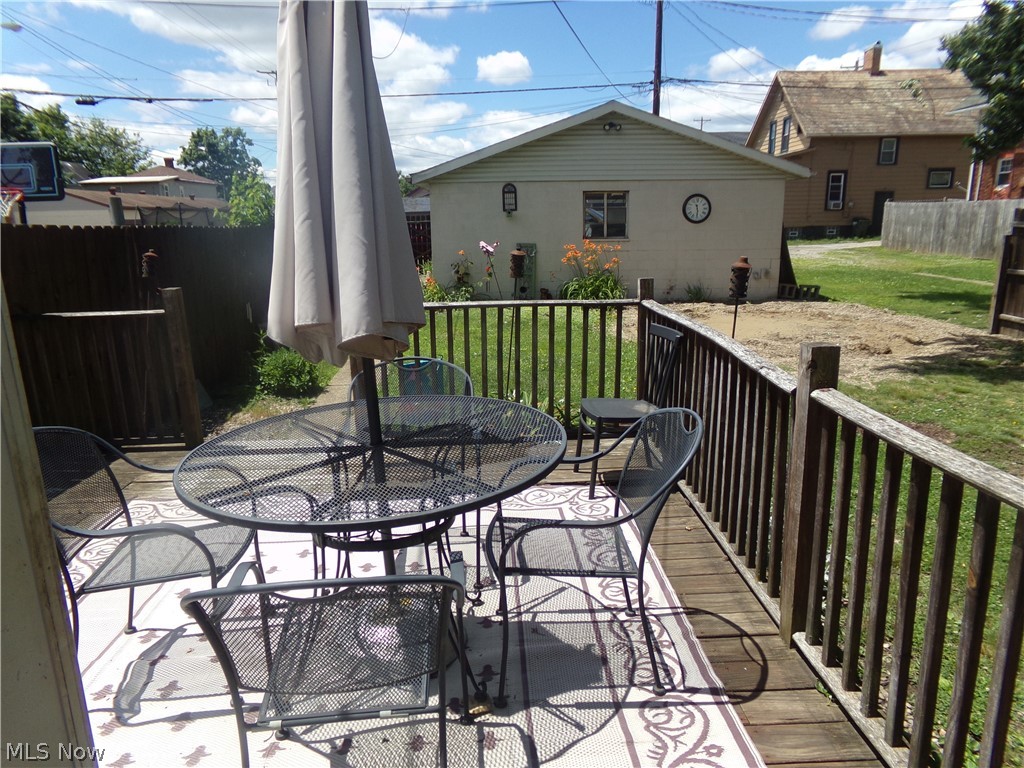 422 N Dawson Street Uhrichsville OH 44683