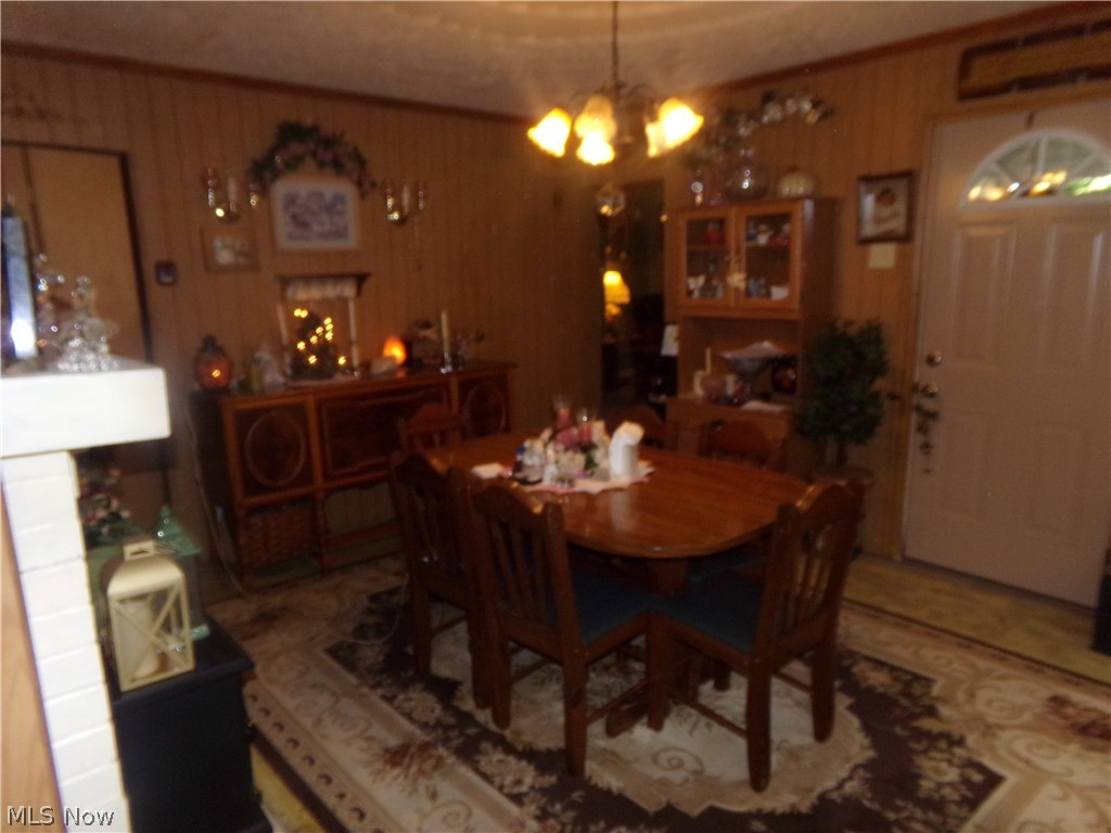 422 N Dawson Street Uhrichsville OH 44683