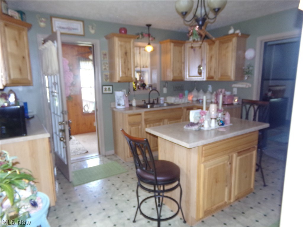 422 N Dawson Street Uhrichsville OH 44683