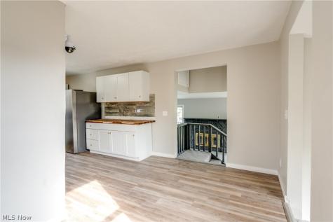15413 Raymond Street Maple Heights OH 44137