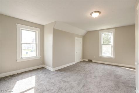 15413 Raymond Street Maple Heights OH 44137