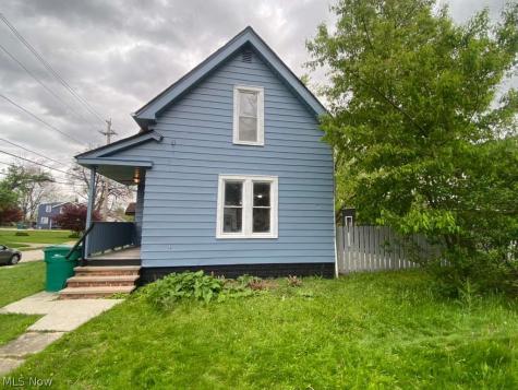 15413 Raymond Street Maple Heights OH 44137