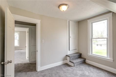 15413 Raymond Street Maple Heights OH 44137