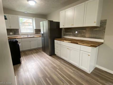 15413 Raymond Street Maple Heights OH 44137