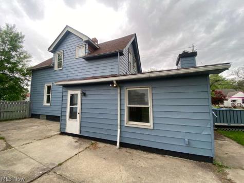 15413 Raymond Street Maple Heights OH 44137