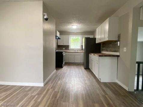 15413 Raymond Street Maple Heights OH 44137