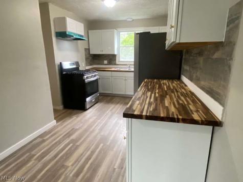 15413 Raymond Street Maple Heights OH 44137