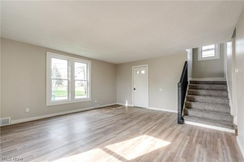 15413 Raymond Street Maple Heights OH 44137