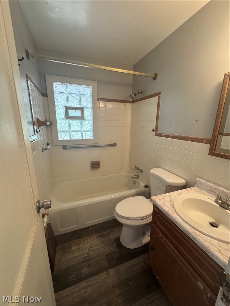 1646 Oakwood Avenue Akron OH 44301